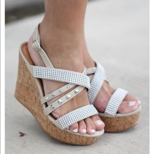 Fringe cream wedges
